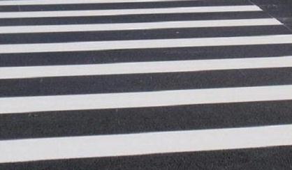 道路交通标线在性能上有什么严格的要求呢？