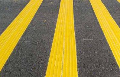 这8种不同颜色、形态的道路交通标线，有什么作用呢？